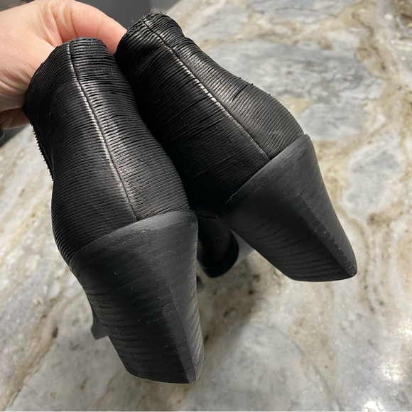 Eileen Fisher Great Bootie Boot Heel Black Intaglio Leather Women’s 10 - Picture 8 of 12